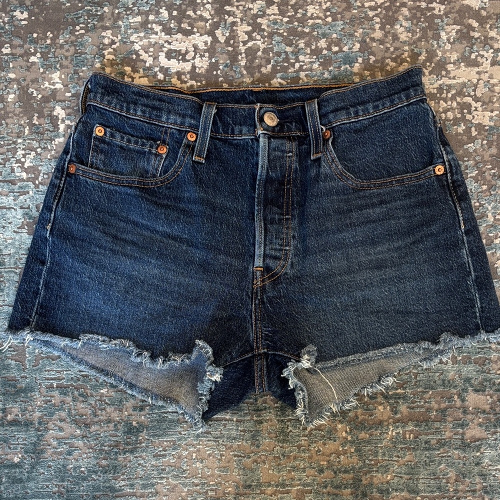 Levi's 501 Dark Indigo Frayed Hem Denim Shorts Size 28 - Picture 2 of 9